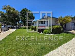 Building Photo - 943 College Dr