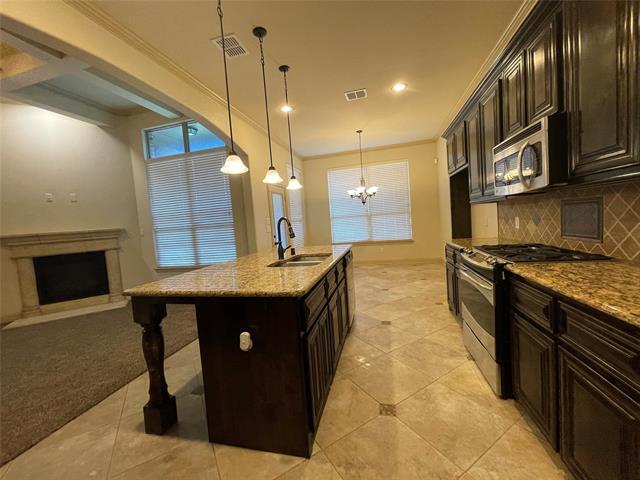 Building Photo - 806 Ruffian Way