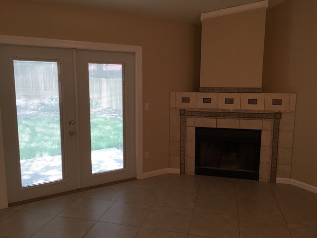 Foto del edificio - 2202 Fairway Villas Ln N
