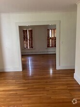 Building Photo - 123 Elm St