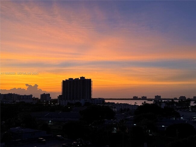 Building Photo - 7501 E Treasure Dr