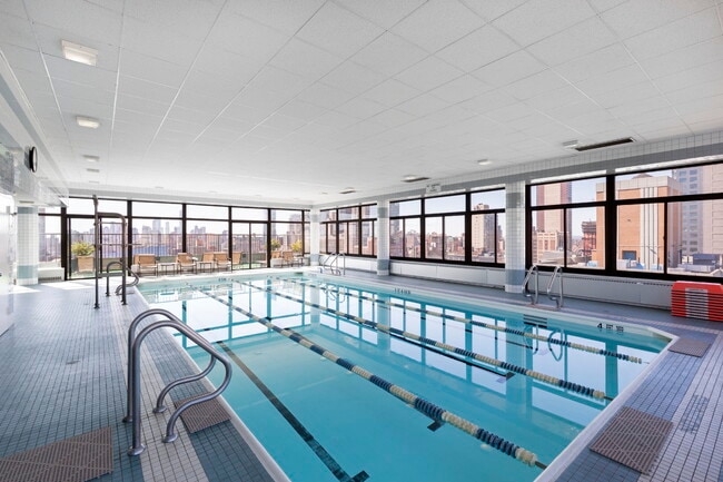 Photo - Windsor Court Apartments