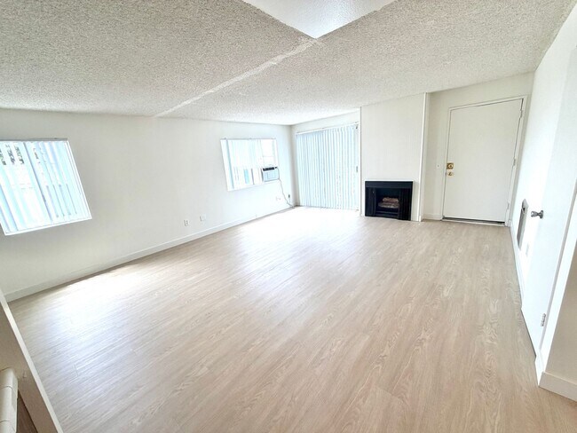Foto del edificio - 3432-3434 S Centinela Ave