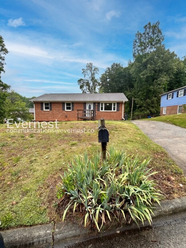Building Photo - 4303 Whippoorwill Dr
