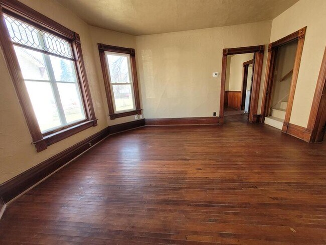 Building Photo - 1250 Elm St