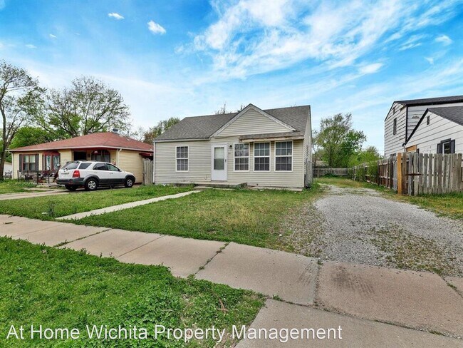 Building Photo - 2 br, 1 bath House - 1617 N Grove St