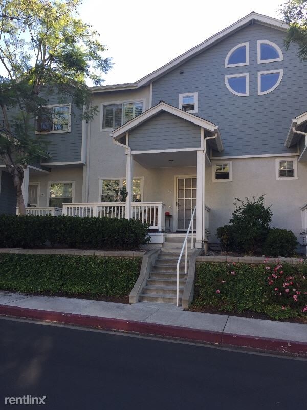 Building Photo - 10060 Scripps Vista Way