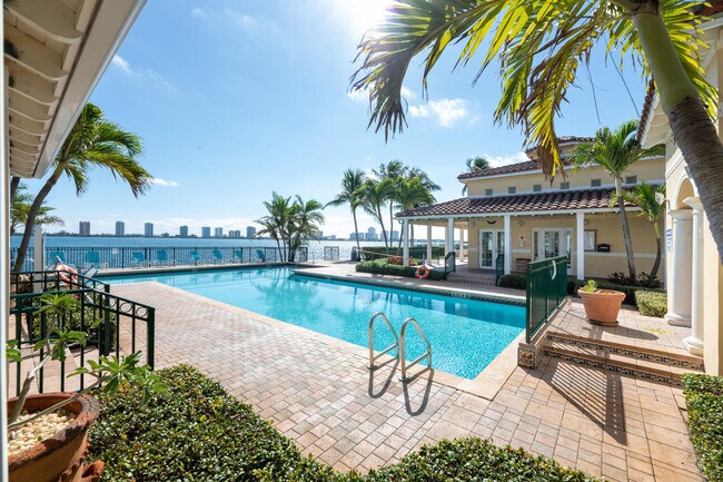 Foto del edificio - 1010 Lake Shore Dr