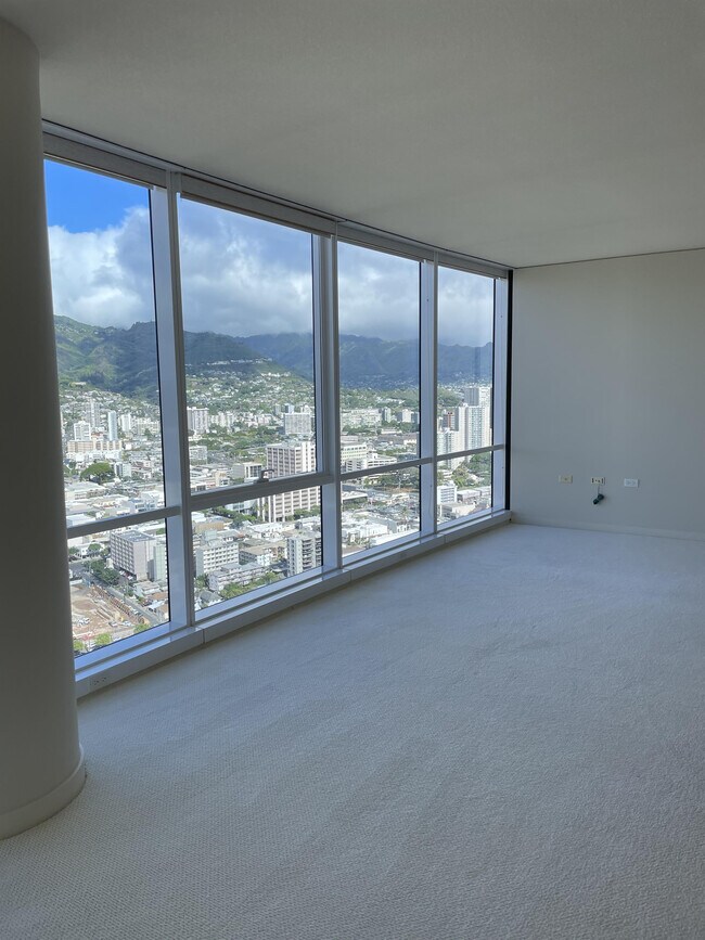 Building Photo - 1296 Kapiolani Blvd