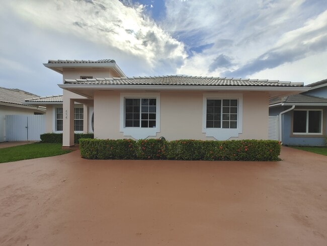 Building Photo - 894 NW 134th Pl