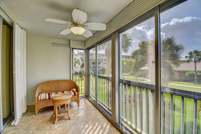 Building Photo - 900 Dogwood Dr