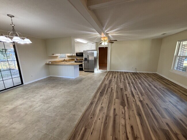 Foto del edificio - 761 Bob Hall Rd