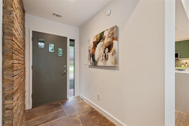 Building Photo - 2314 Westforest Dr