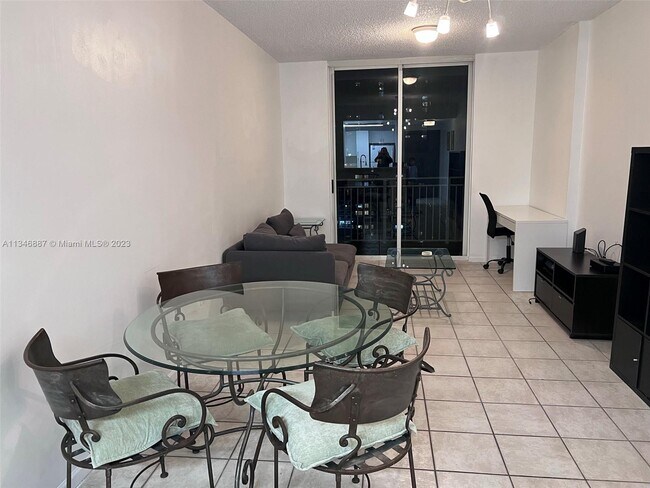 Foto del edificio - 185 SE 14th Terrace