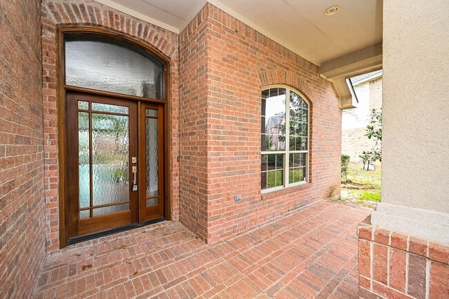 Building Photo - 146 Rocky Point Dr