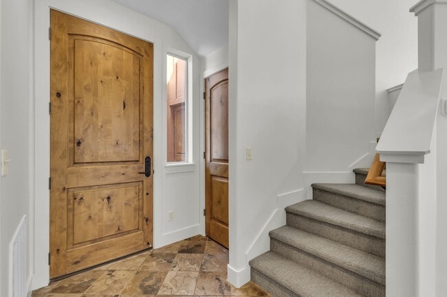 Foto del edificio - Quarry Village Townhome