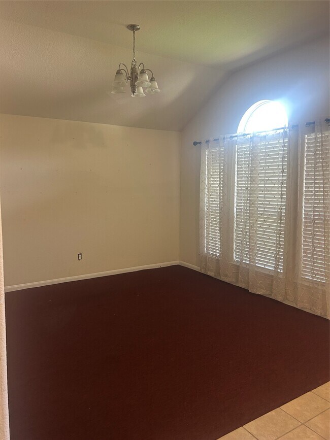 Foto del edificio - 8407 Broadleaf Ave