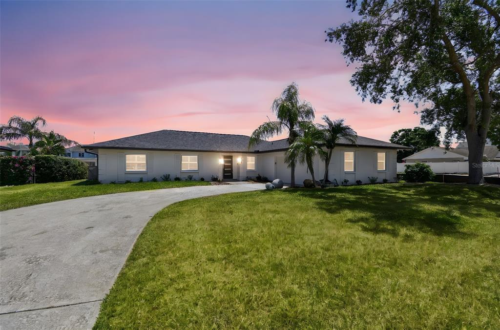 Foto principal - 3913 Fontainebleau Dr