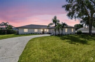 Building Photo - 3913 Fontainebleau Dr