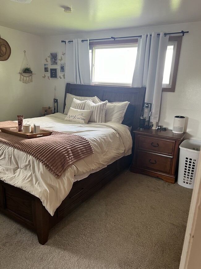 Building Photo - 34 E Drullard Ave