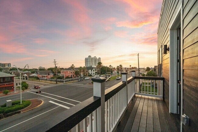 Foto del edificio - 801 Broadway Avenue J