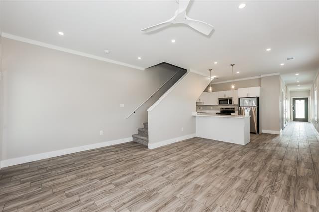 Building Photo - 1246 Lonsdale Ave