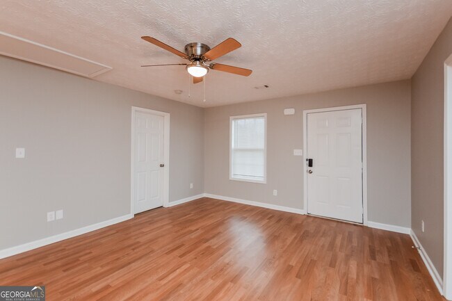 Building Photo - 614 Dove Cove