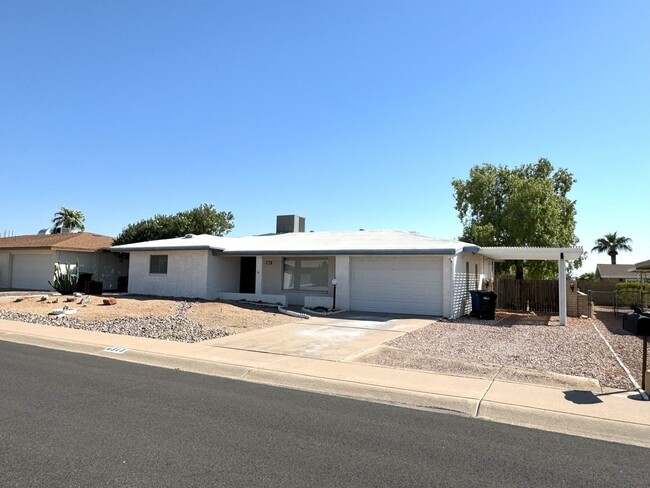 Building Photo - ***MOVE IN SPECIAL***2 BEDROOM HOME WITH T...