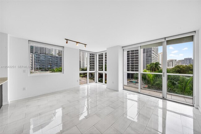 Foto del edificio - 500 Brickell Ave