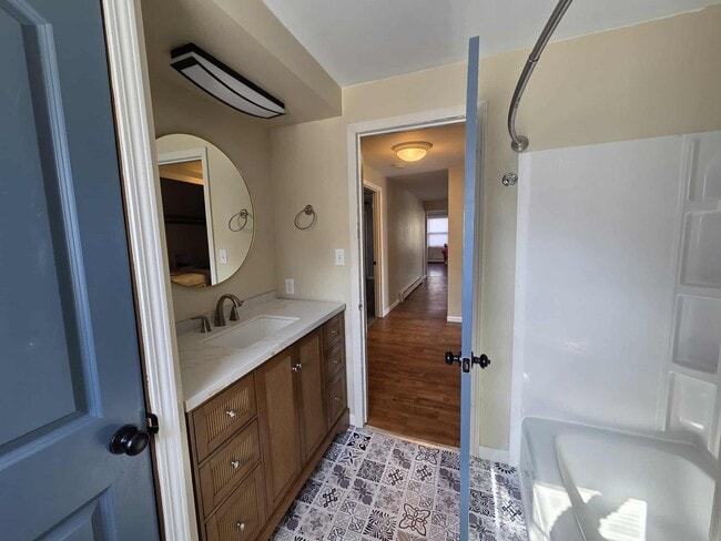 Building Photo - 901 Swift Ave