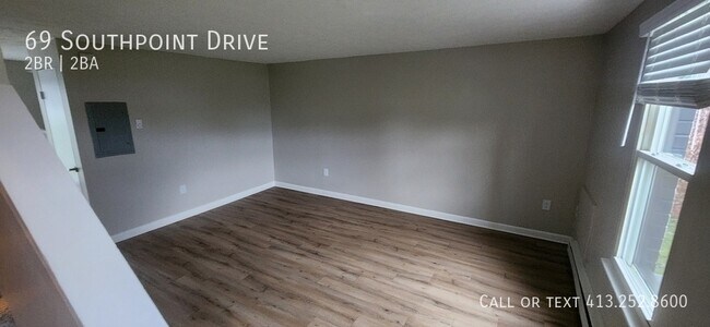 Foto del edificio - 69 Southpoint Dr