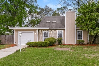 Building Photo - 9970 Timberlake Dr E