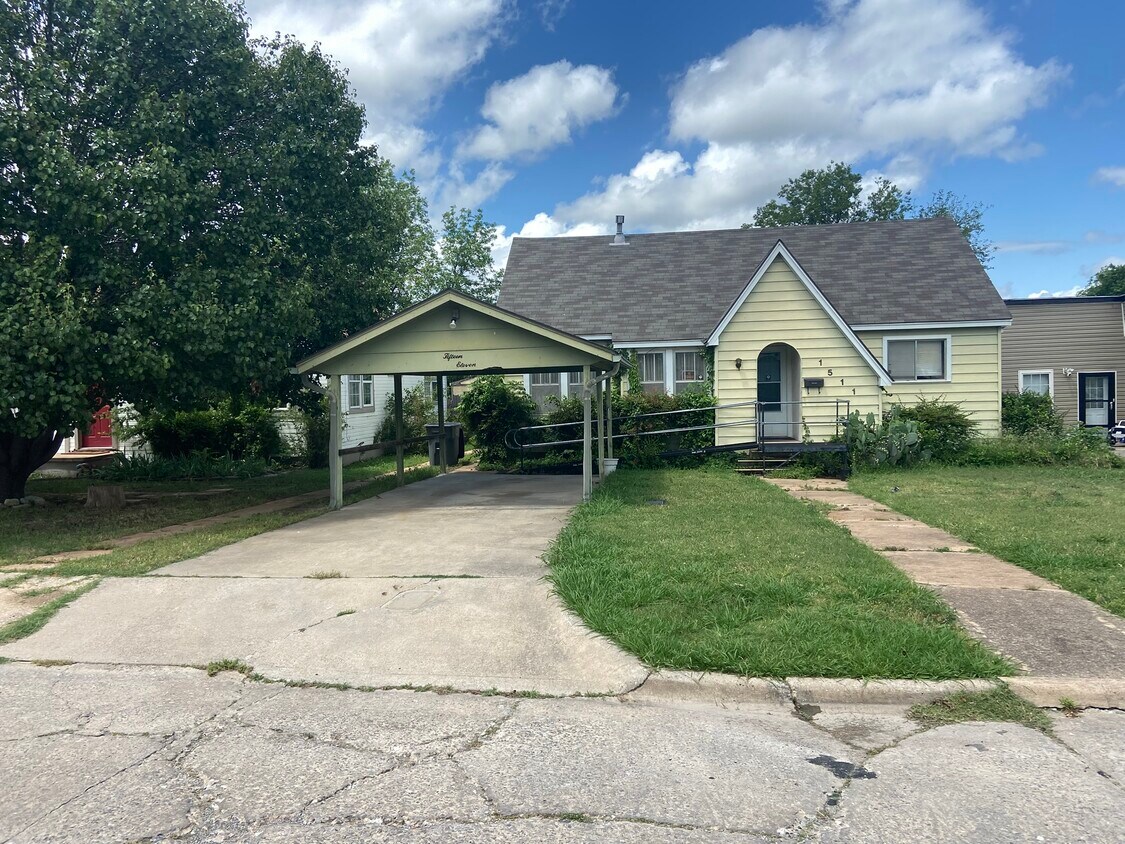 Foto principal - 1511 NW Arlington Ave