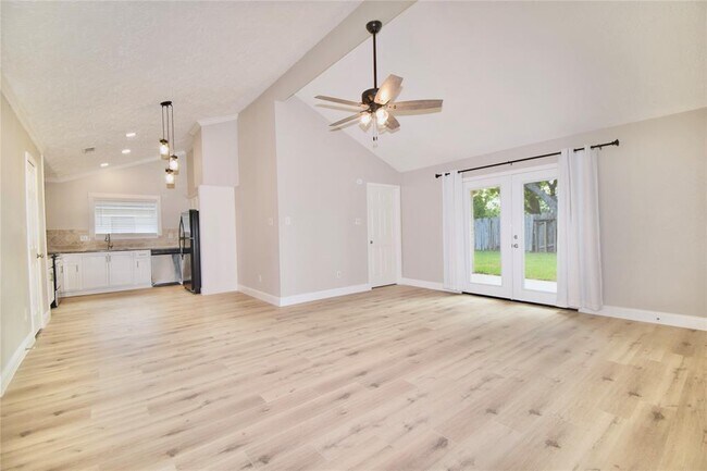 Foto del edificio - 16710 Rippling Mill Dr