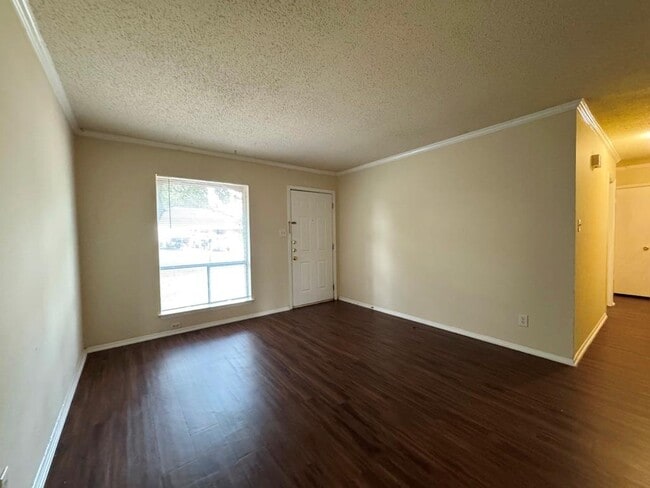Building Photo - 5905 Burrough Dr