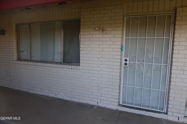 Building Photo - 3905 Flory Ave