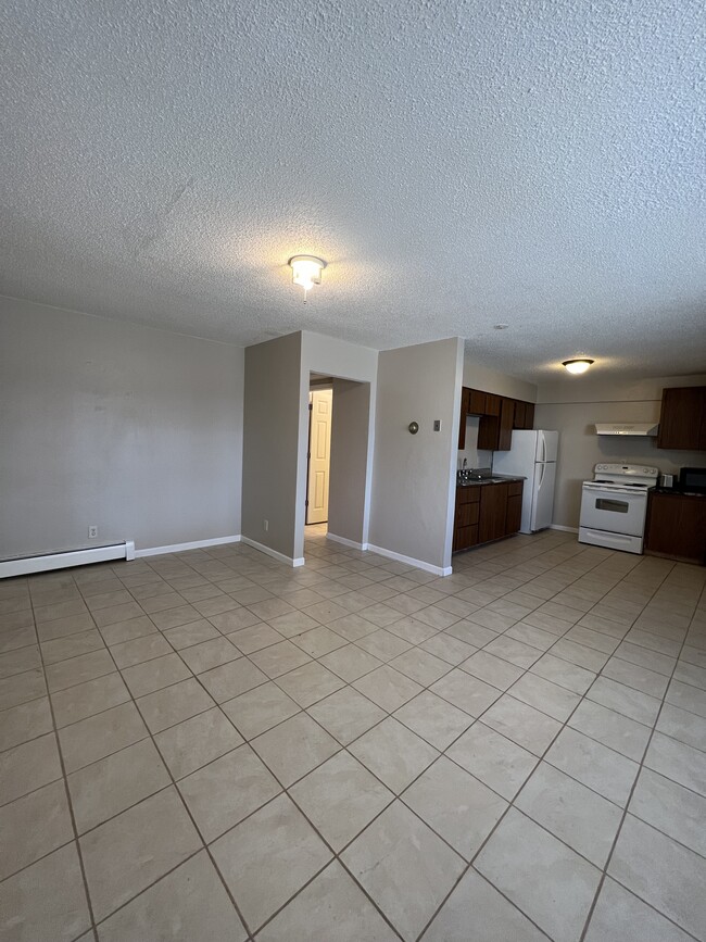 Building Photo - 513 Sims St