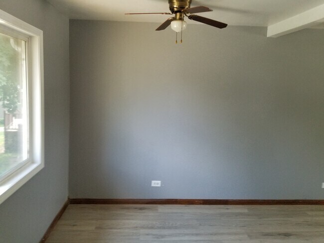 Foto del edificio - 547 N Ridgemoor Ave