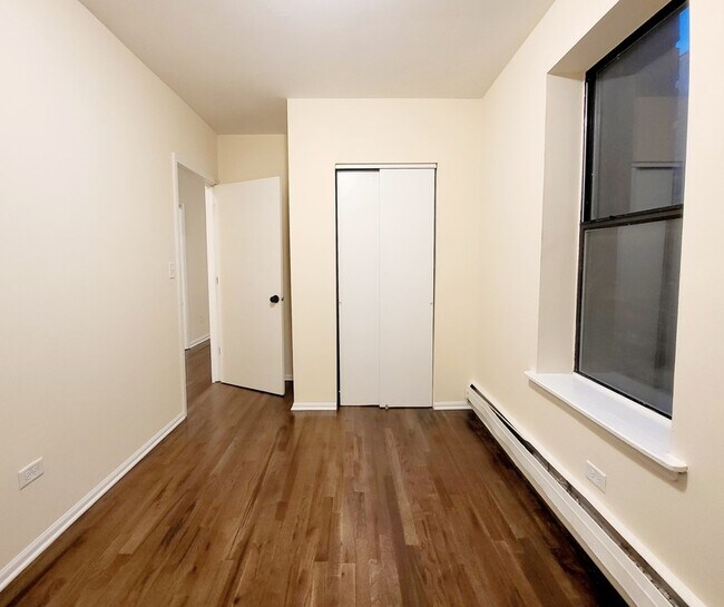Foto del edificio - 2749 N Sawyer Ave