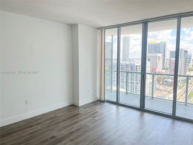 Foto del edificio - 79 SW 12th St