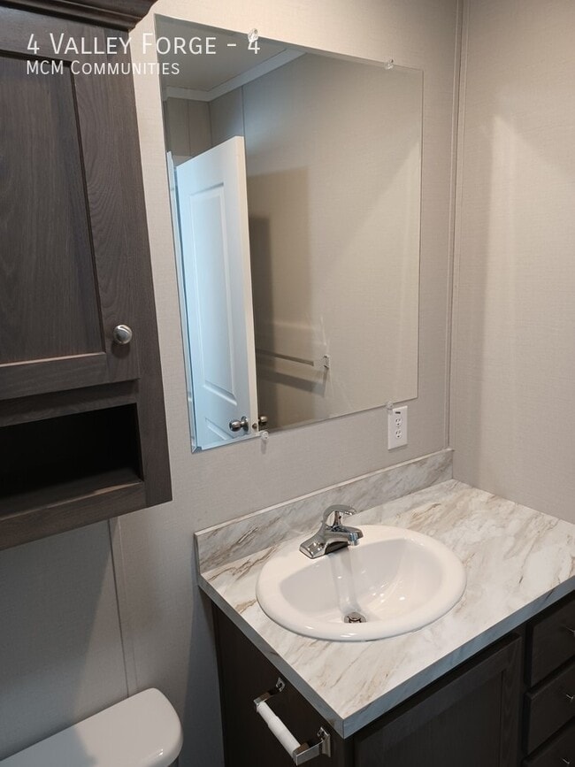 Building Photo - QUICK MOVE-IN! 4 Valley Forge, Williamston...