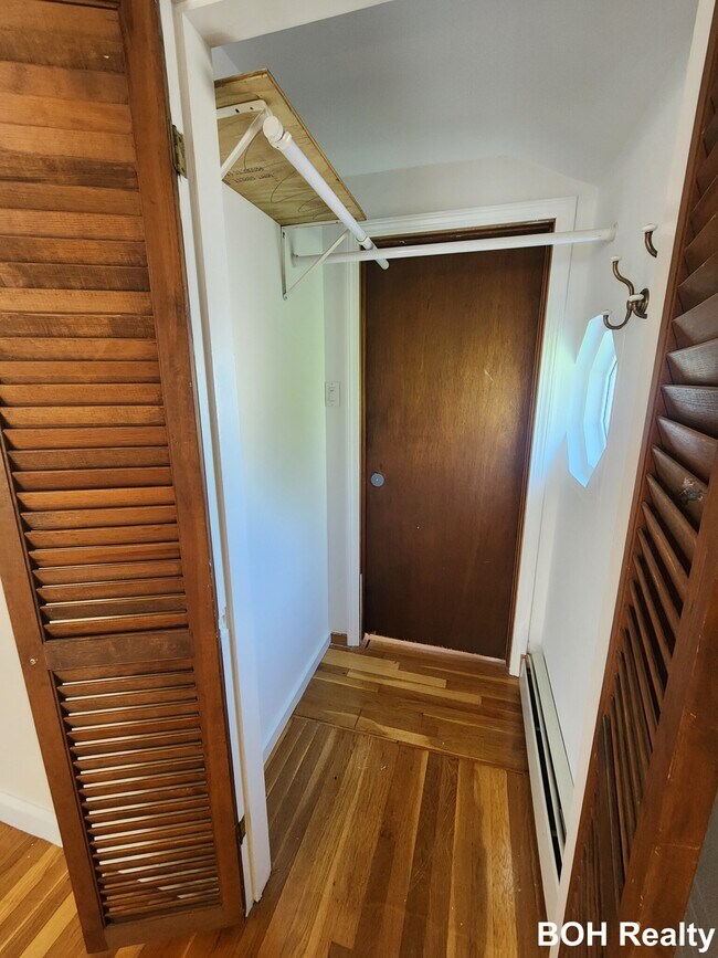 Building Photo - 30 Baker St