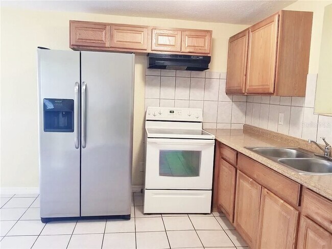 Kitchen - 5999 28th St N