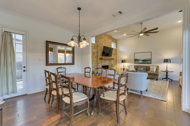 Foto del edificio - 904 Tiffany Ln