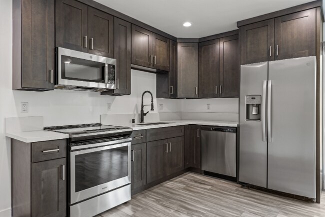 Building Photo - 451 N Coronado St