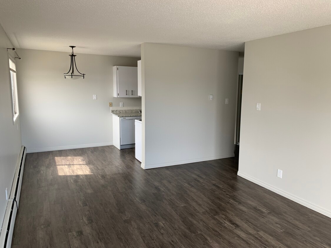 Photo principale - 10849 117 St NW