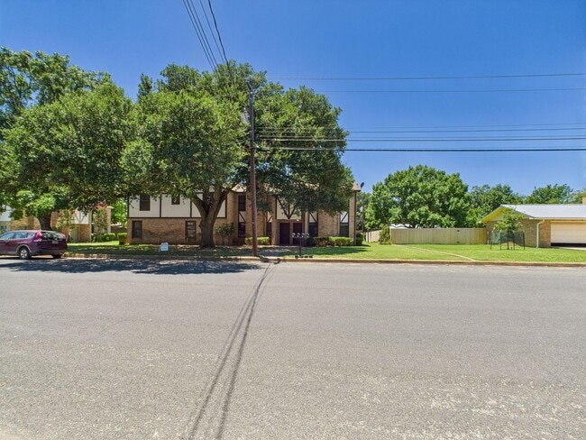 Foto del edificio - 107 Frederick Rd