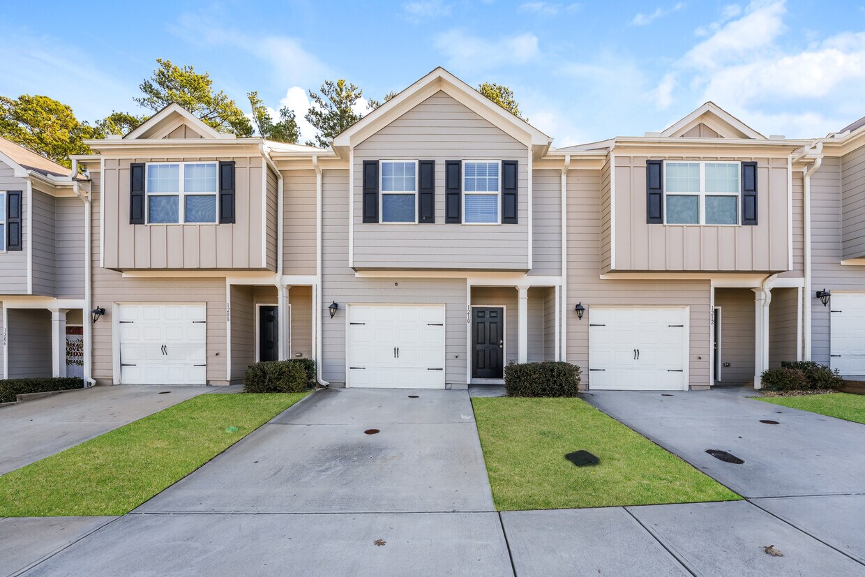Foto principal - 1210 Highwood Ln