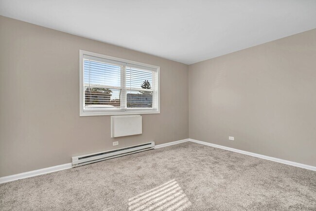 Building Photo - 11 Briar St