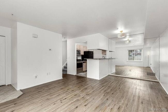 Building Photo - 22241 Atlantic Pointe